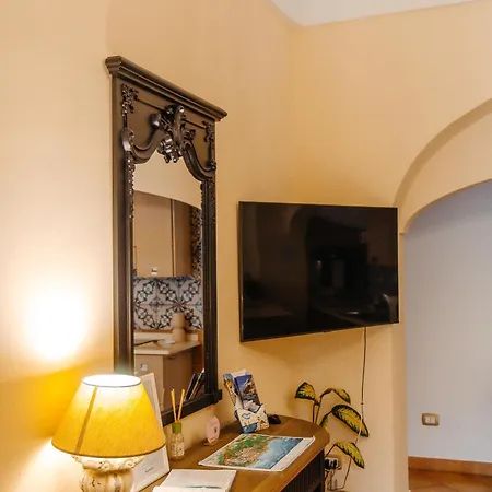 Casa Giulia - Sophisticated With View בית נופש *